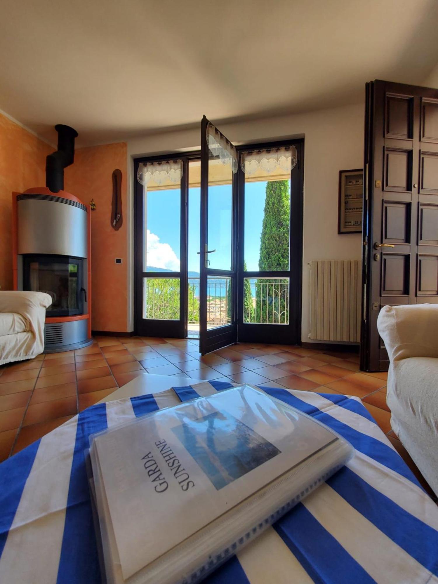 Garda Sunshine Apartment Toscolano Maderno Bagian luar foto