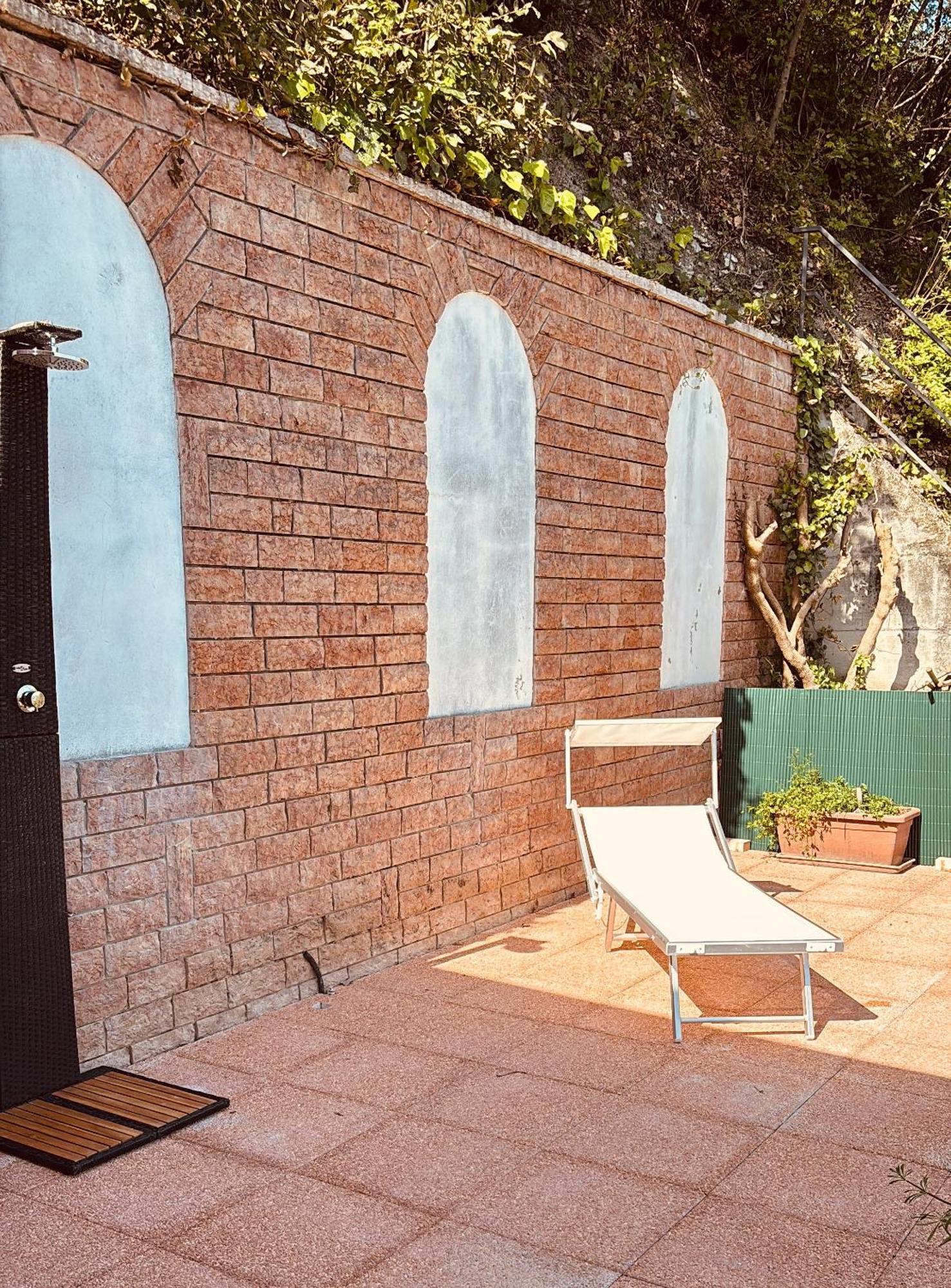 Garda Sunshine Apartment Toscolano Maderno Bagian luar foto
